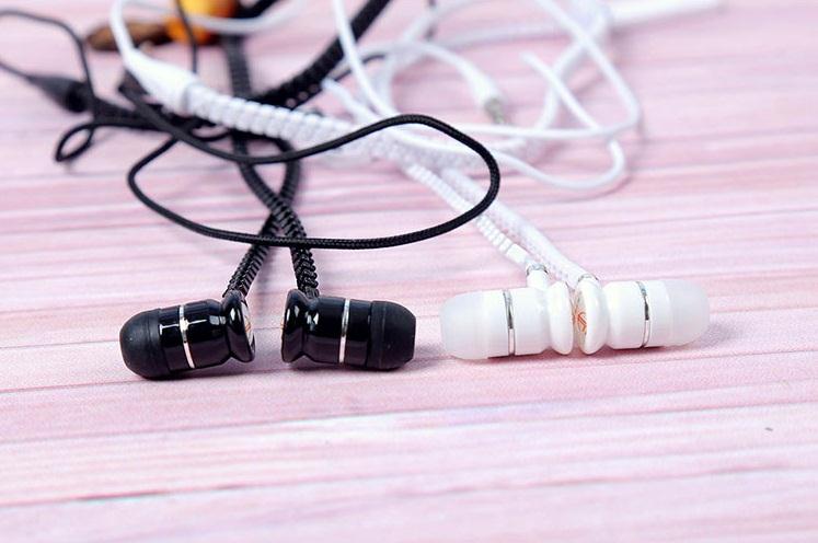 KPop Zipper Earphones Details